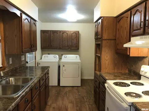 113 W Kellogg Ave, Kewanee, IL 61443 photo 10