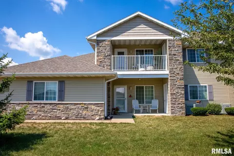 240 E Franklin St #201, Eldridge, IA 52748
