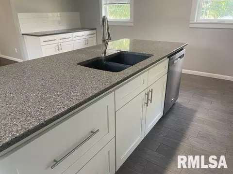 302 Hollis St, Kewanee, IL 61443 photo 7