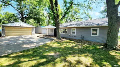 1151 Noble Ave, Atalissa, IA 52720