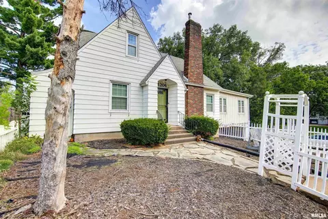 1206 2nd Ave S, Clinton, IA 52732