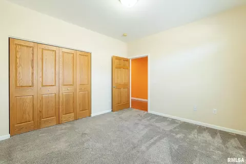 1102 2nd St, Moline, IL 61265 photo 11