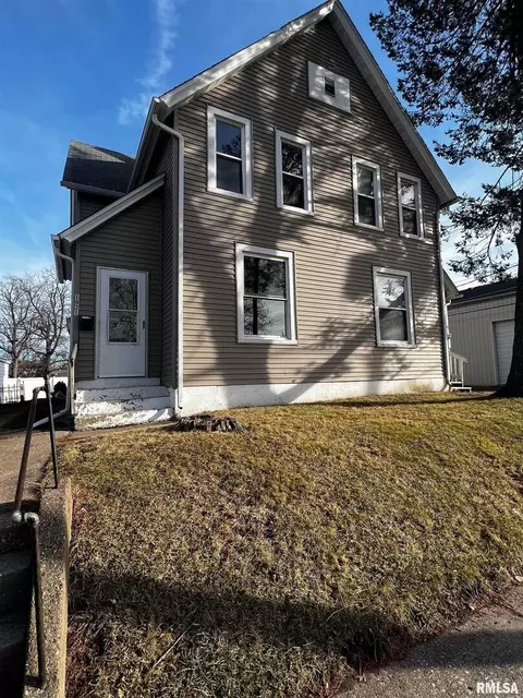 1919-1921 N Sturdevant St, Davenport, IA 52804