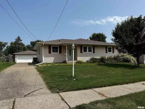 3312 W Colorado St, Davenport, IA 52804