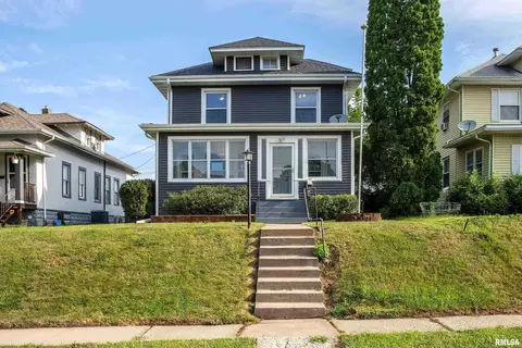 304 E Garfield St, Davenport, IA 52803