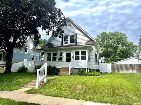 2620 Arlington Ave, Davenport, IA 52803