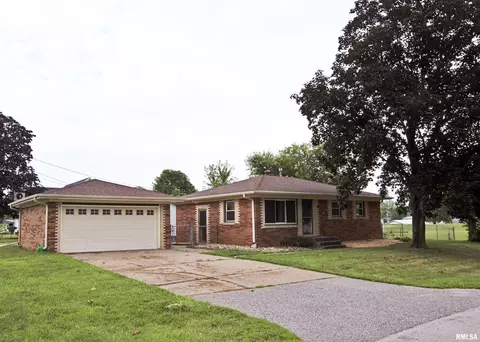 319 W 4th Ave, Andalusia, IL 61232