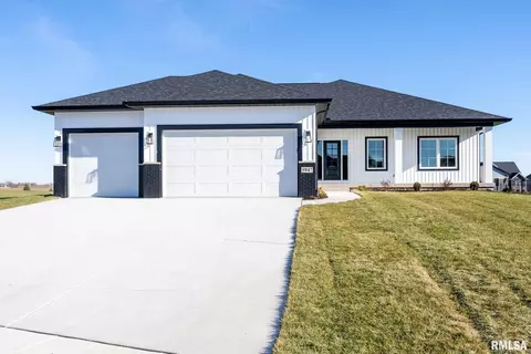 5947 Julie Ann Rd, Bettendorf, IA 52722