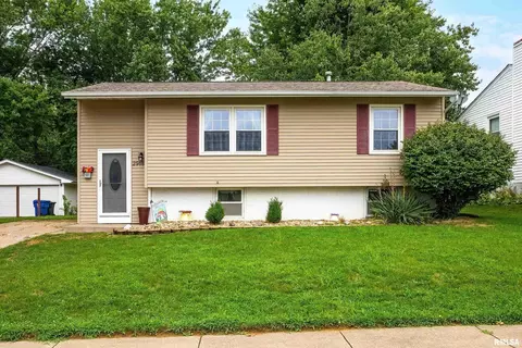 2918 W 66th St, Davenport, IA 52806