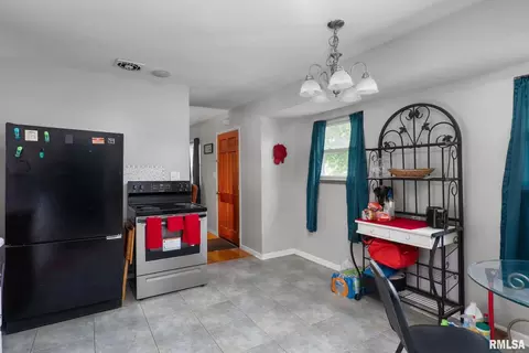 4821 47th Ave, Moline, IL 61265 photo 6