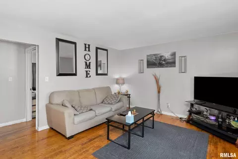 4821 47th Ave, Moline, IL 61265 photo 3