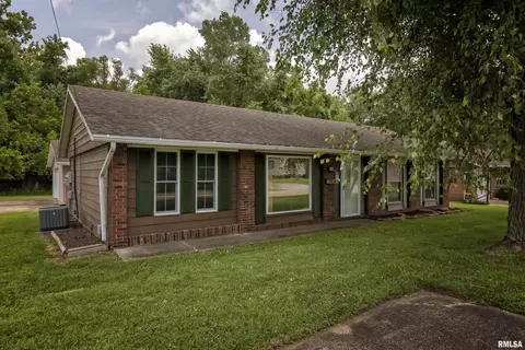 618 N 29th St, Herrin, IL 62948