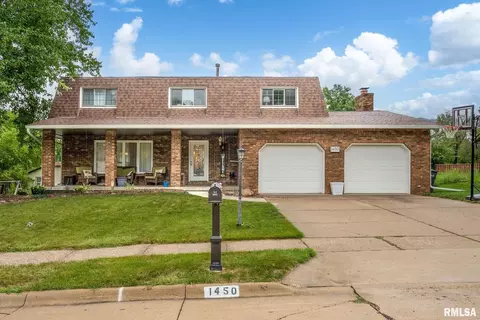 1450 Terrace Park Dr, Bettendorf, IA 52722