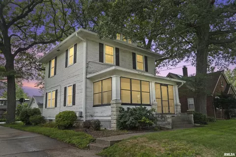 2007 13th St, East Moline, IL 61244