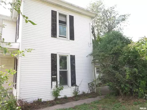 831 Broadway St, Hamilton, IL 62341 photo 2