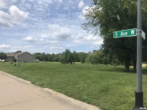 901 W 5th Ave, Andalusia, IL 61232