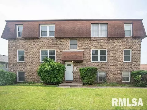 2035 E 38th Street Pl #6, Davenport, IA 52807