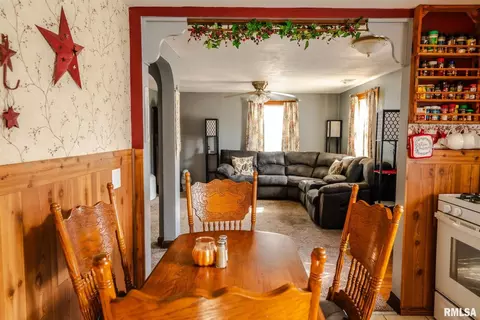 2316 47th St, Moline, IL 61265 photo 6