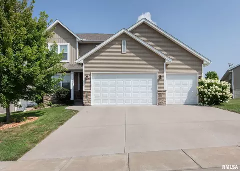 1514 Shamrock Dr, Davenport, IA 52807