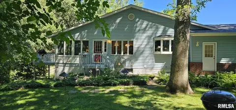 872 48th Avenue Ct, East Moline, IL 61244