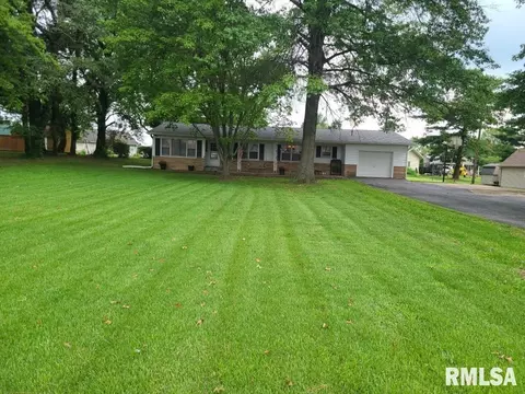 208 S Ferne Clyffe St, Goreville, IL 62939
