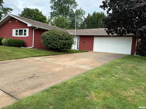 413 Noel Ct, Quincy, IL 62305
