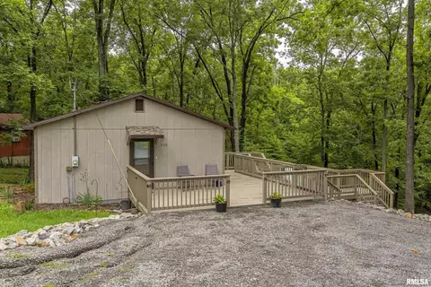 590 Marina Cir, Creal Springs, IL 62922