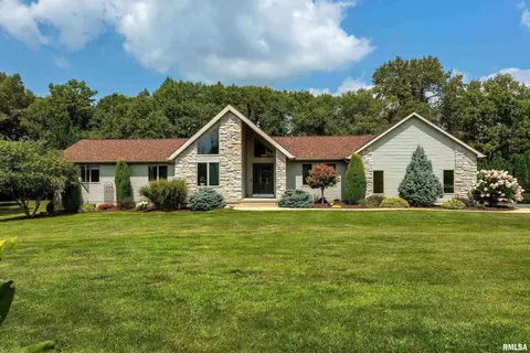 22860 Dorchester Dr, Geneseo, IL 61254