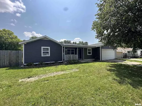 1311 S 14th Ave, Clinton, IA 52732