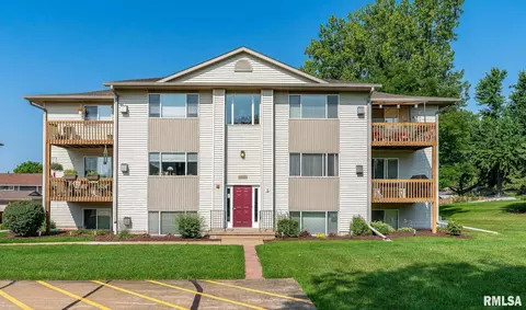 4188 Fairview Dr #3, Bettendorf, IA 52722