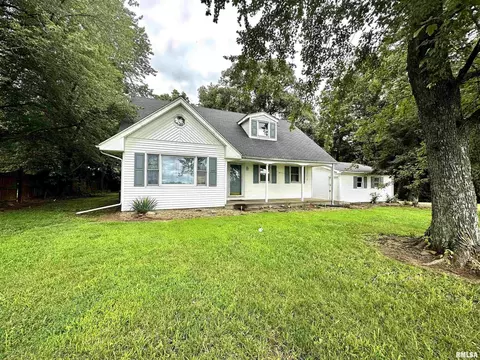 21606 Corinth Rd, Thompsonville, IL 62890