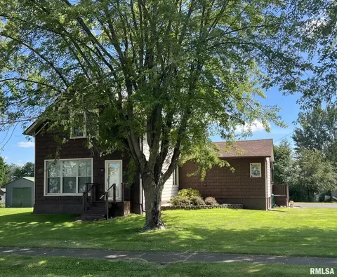 305 Arbor St, Bradford, IL 61421