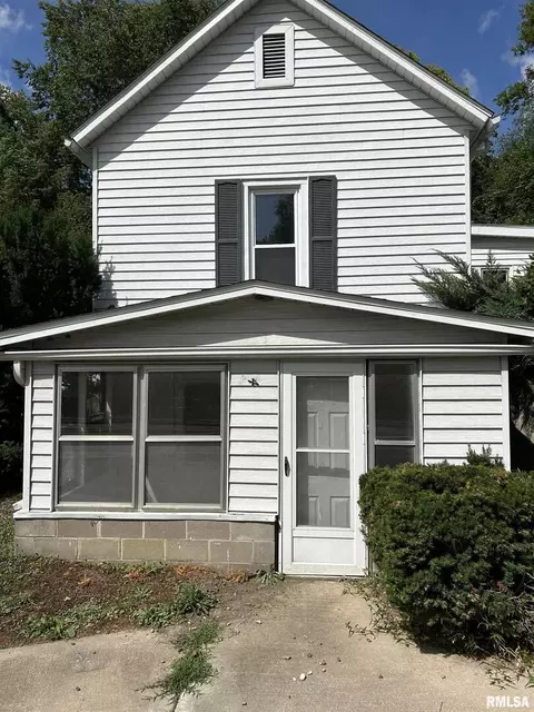 214 E 23rd Ave, Coal Valley, IL 61240