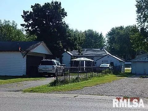 106 5th St, Colona, IL 61241