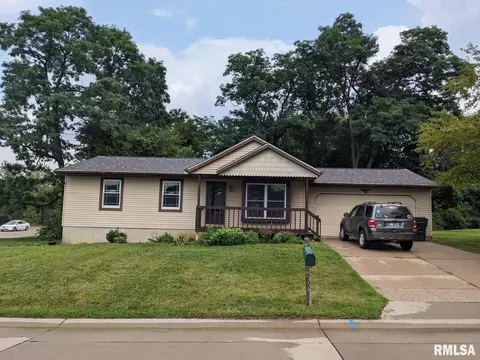 2529 Blanchard St, Davenport, IA 52804