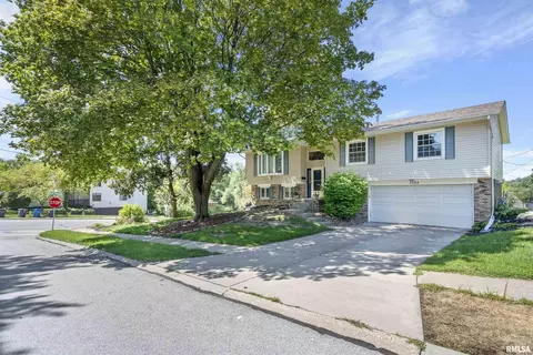 1103 35th St, Moline, IL 61265 photo 2
