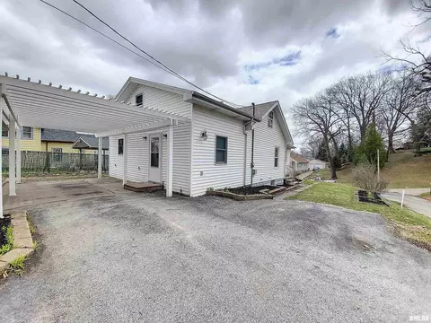 220 13th St, Silvis, IL 61282 photo 3