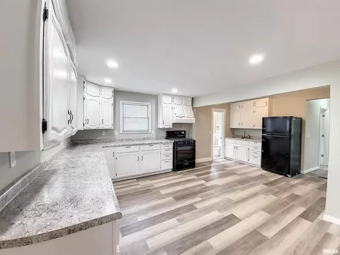 220 13th St, Silvis, IL 61282 photo 10
