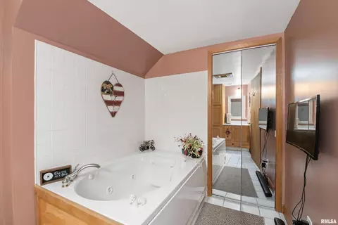 5107 48th St #A, Moline, IL 61265 photo 12