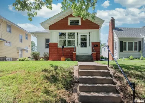 1611 18th St #C, Moline, IL 61265