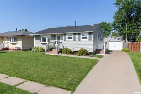 3515 3rd St #B, East Moline, IL 61244