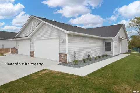 158 Kinsley Ct, East Moline, IL 61244