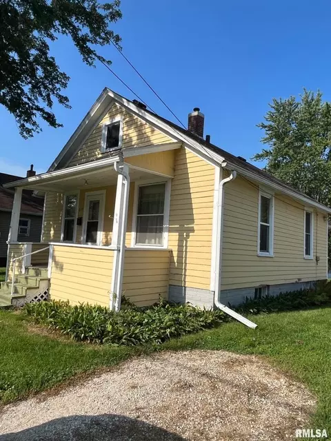 219 Maple Ave, Kewanee, IL 61443 photo 3