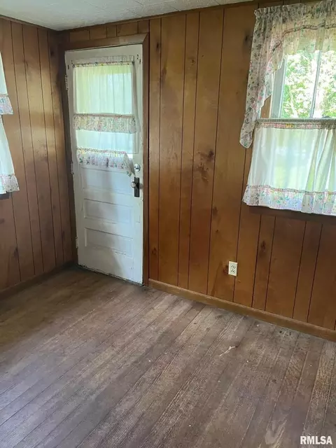 219 Maple Ave, Kewanee, IL 61443 photo 17