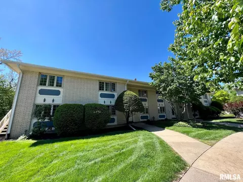 940 17th St #12, Moline, IL 61265