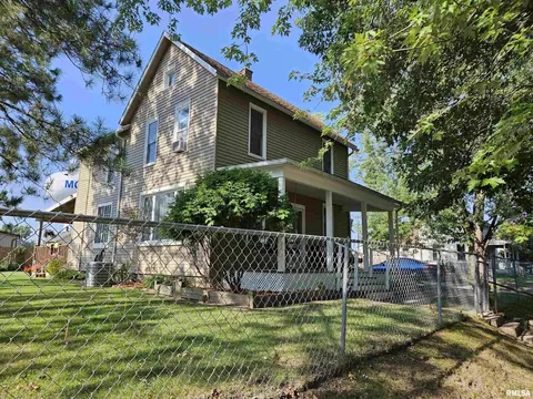 1548 15th Ave, Moline, IL 61265