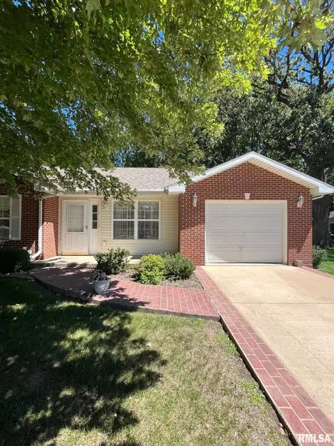 210 Acorn St S, Kewanee, IL 61443