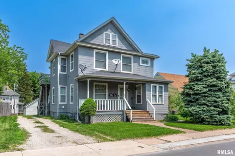 1026 W Locust St, Davenport, IA 52804
