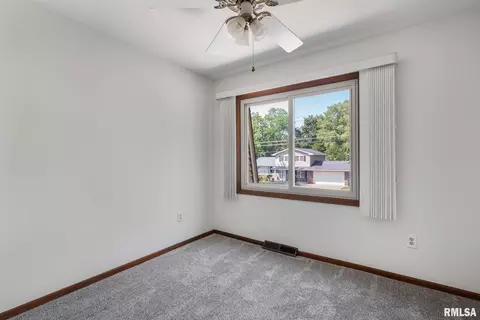 3414 40th St, Moline, IL 61265 photo 13