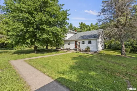 1205 105th St, Monmouth, IL 61462